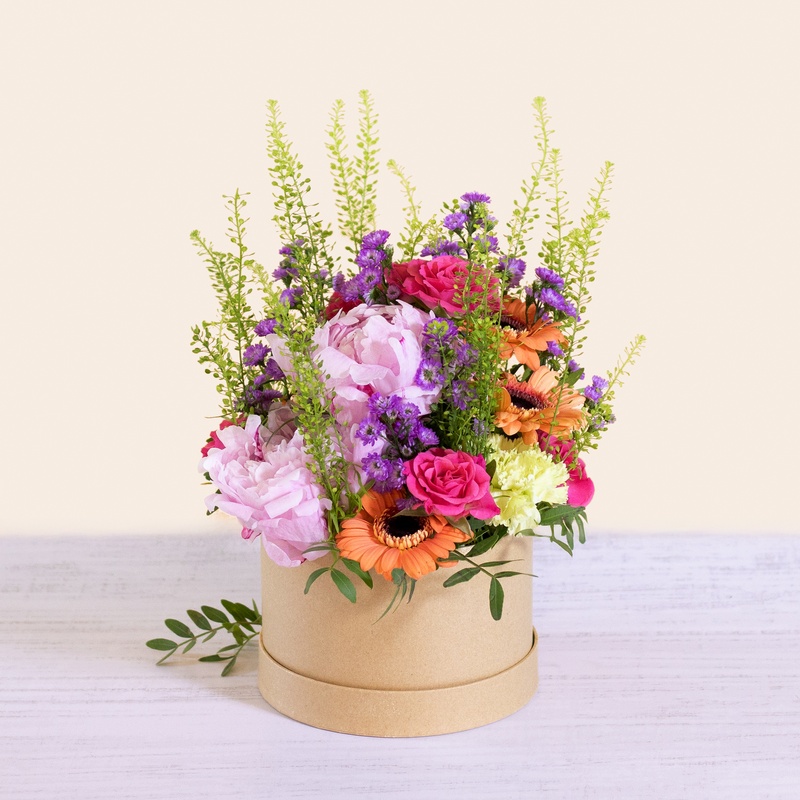 Craquez pour la composition florale Ecrin de douceur, une attention raffinée et pleine de tendresse pour célébrer la fête des mères 💖

À partir de 44,95 €.
Préparée et livrée par Interflora avec élégance et savoir-faire floral 🌷✨

Découvrez-la sur Bloomyrama 👉 lien en bio.

#bouquetdefleurs #livraisonfleurs #bloomyrama #comparateurdefleurs #fleuristes #interflora #fetedesmeres #compositionfleurie #fleursdesaison #cadeaufleuri