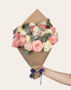 bouquet de roses pastel livraison Monsieur marguerite comparaison bloomyrama