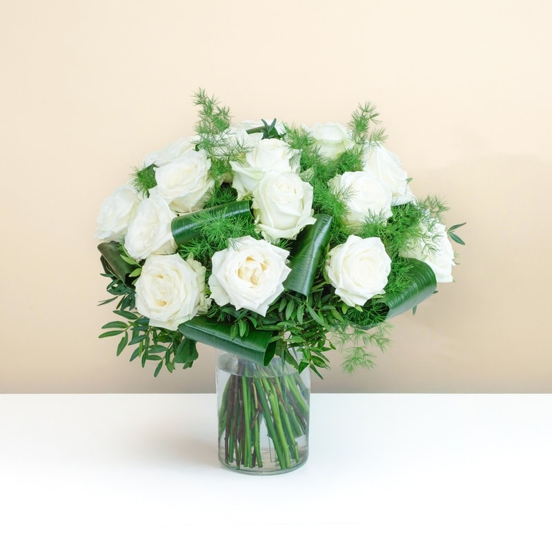 Voeux de bonheur bouquet blanc livraison fleurs interflora comparateur bloomyrama