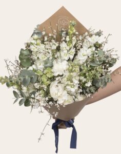 Bouquet de saison blanc livraison Monsieur Marguerite comparateur de fleurs bloomyrama