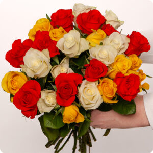 Bouquet Éclat de Roses, roses rouges, jaunes, blanches, 20 à 50 tiges, sur le comparateur de fleurs bloomyrama