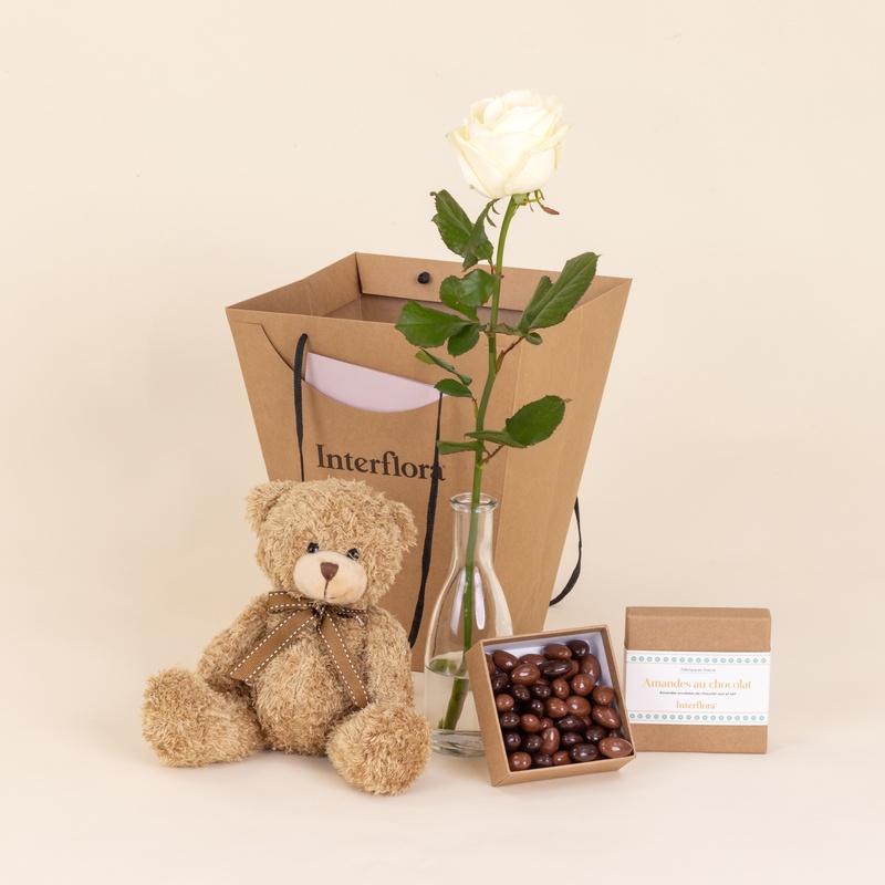 bouquet instant tendresse rose blanche amandes chocolat ourson harry interflora vu sur bloomyrama