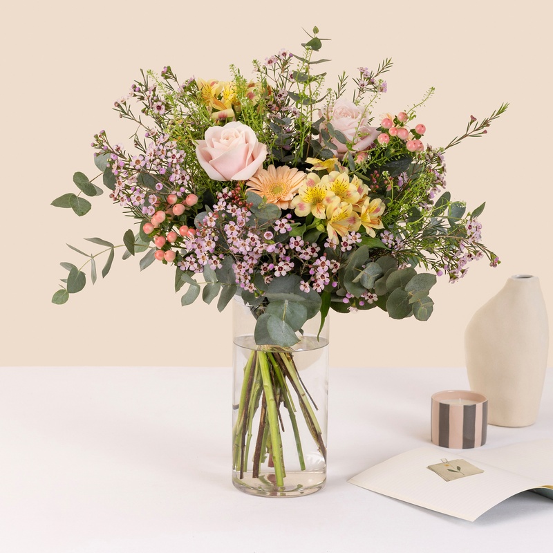 bouquet sorbet champêtre pastel fleurs fraîches sauvages interflora vu sur le comparateur bloomyrama
