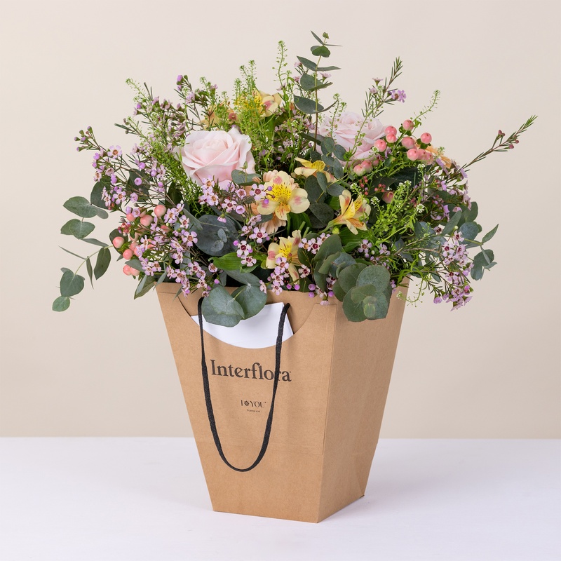 bouquet sorbet champêtre pastel fleurs fraîches et emballage cadeau interflora vu sur le comparateur bloomyrama