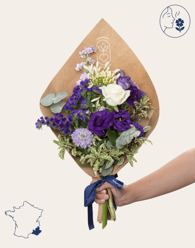 Bouquet bleu et blanc fleurs françaises Monsieur Marguerite vu sur le comparateur bloomyrama
