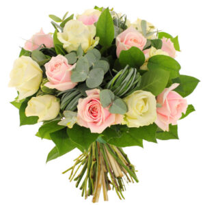 Bouquet de roses bicolores Florajet roses roses blanches feuillage comparateur de fleurs bloomyrama