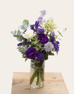 petit bouquet bleu et blanc fleurs françaises Monsieur Marguerite vu sur le comparateur bloomyrama