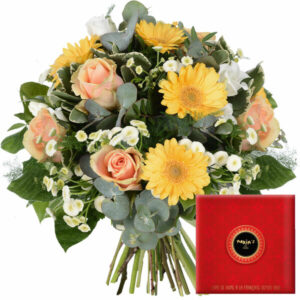 Bouquet jaune blanc orange avec 16 chocolats Maxims Florajet vu sur le comparateur bloomyrama