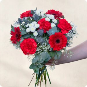 Bouquet rouge blanc et bleu gris avec gerbera et oeillet 123fleurs disponible sur le comparateur bloomyrama