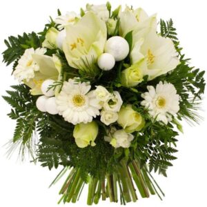 Bouquet de Noël aux fleurs de saison ambiance chaleureuse florajet disponible sur le comparateur bloomyrama