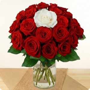 bouquet roses rouges et blanche 123fleurs comparateur de fleurs bloomyrama