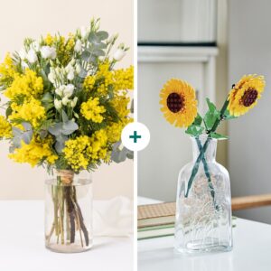 Brassée de mimosa frais associée à fleurs LEGO décoratives création florale lumineuse Interflora disponible sur le comparateur bloomyrama