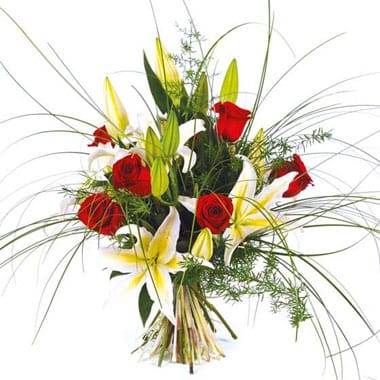 Duchesses bouquet composé lys orientaux blancs et roses rouges, agitateur floral comparaison bloomyrama