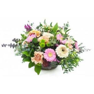 panier de fleurs rose saumon avec roses gerberas oeillets et feuillage Agitateur Floral disponible sur bloomyrama