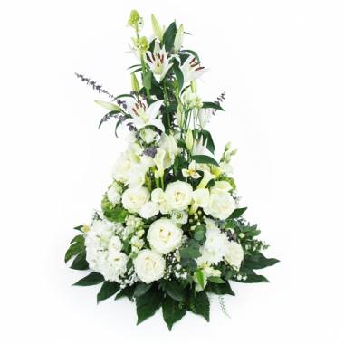 composition de deuil blanche et verte en hauteur avec roses lys hortensias Agitateur Floral disponible sur bloomyrama