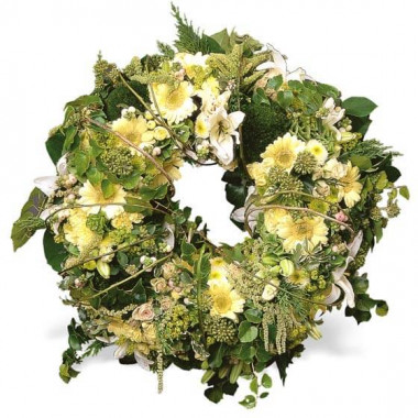 Couronne de deuil blanche et verte avec lys gerberas et oeillets 60 cm l’Agitateur Floral disponible sur le comparateur bloomyrama