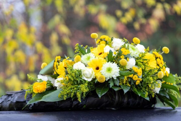 Liste des compositions de deuil : comprendre les différents arrangements floraux pour les obsèques