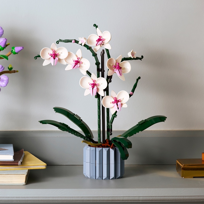 Orchidée LEGO décorative Interflora disponible sur le comparateur bloomyrama