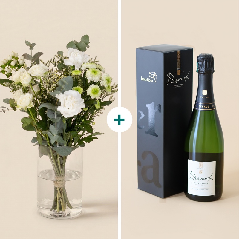 Bouquet de roses blanches avec eucalyptus et champagne bouteille elegante Interflora disponible sur bloomyrama