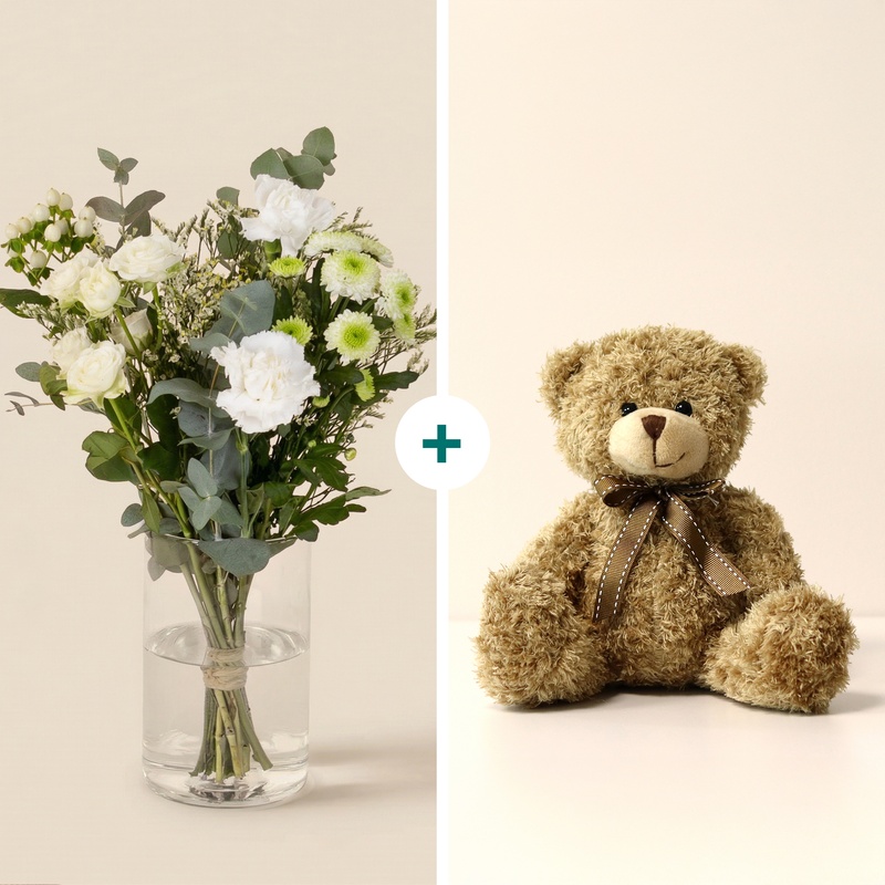 Bouquet de roses blanches avec eucalyptus et ourson doux cadeau Interflora disponible sur bloomyrama