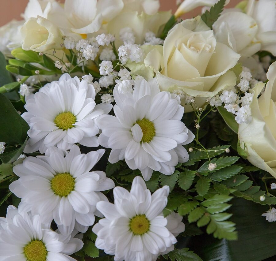 composition florales enterrement comparaison bloomyrama