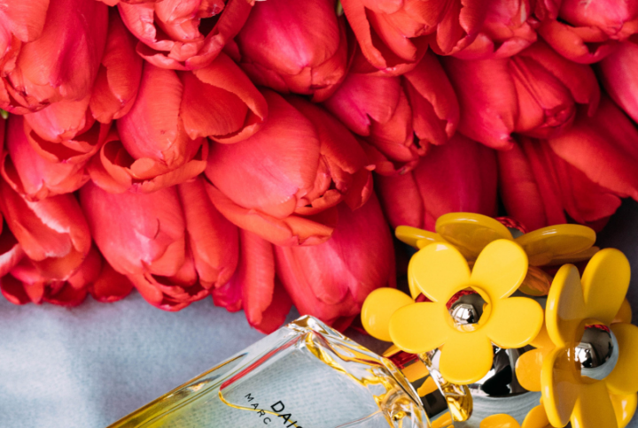Ces fleurs que vous offrez en bouquet… se retrouvent aussi dans vos parfums préférés